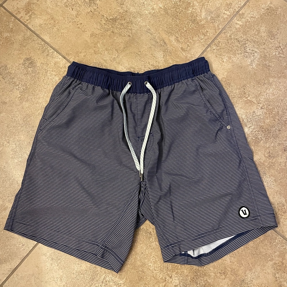 Vuori Kore Shorts size large blue stripe